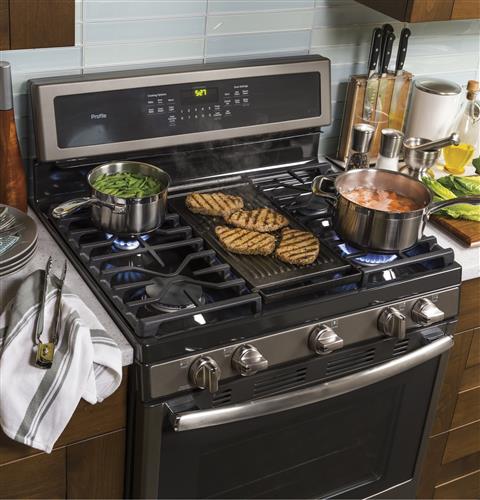 Edge-to-edge cooktop