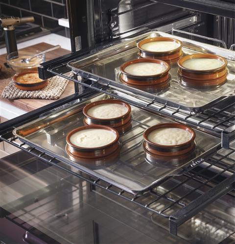 Exclusive self-clean, (2 full-extension, 1 regular) oven racks