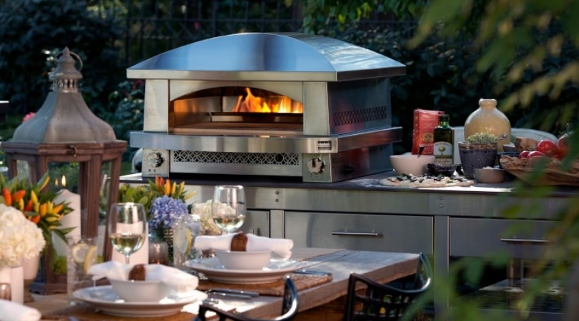 outdoor-kitchen-pizza-oven
