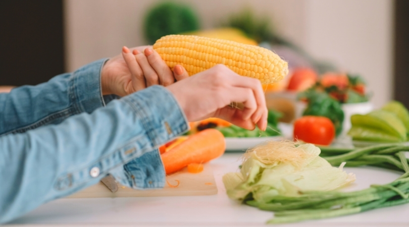 the-secret-to-cooking-juicy-corn-in-your-microwave